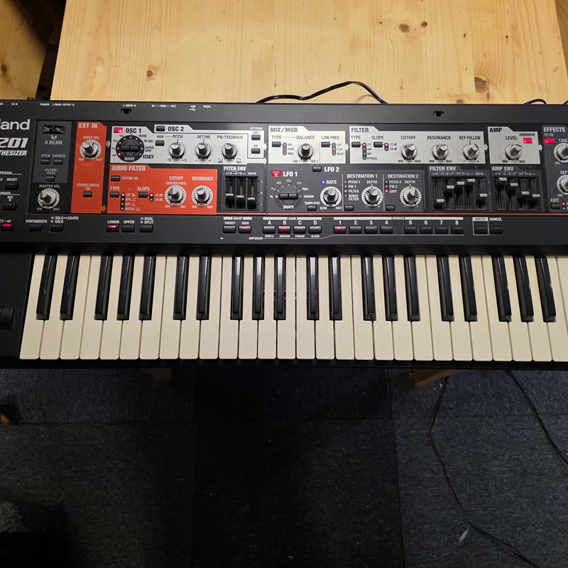 Roland SH-201の画像
